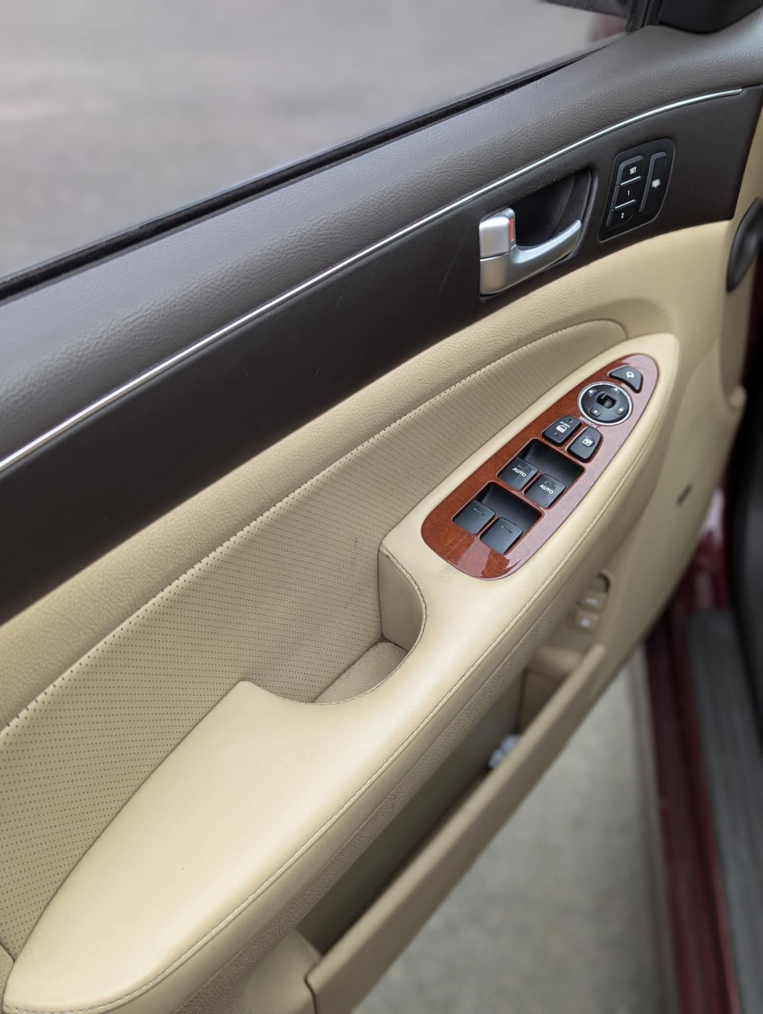 HYUNDAI GENESIS 2013