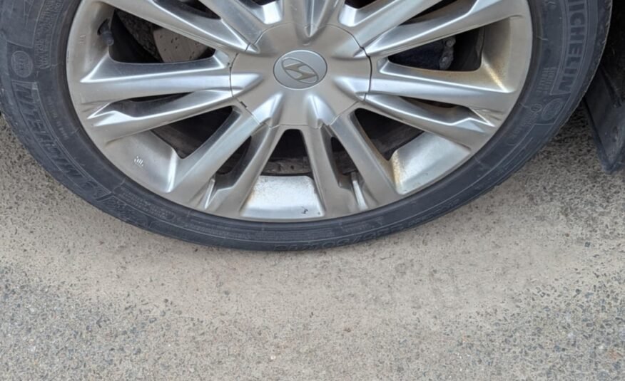 HYUNDAI GENESIS 2013