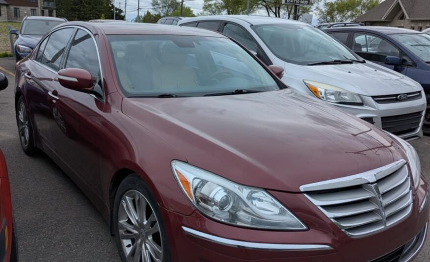 HYUNDAI GENESIS 2013