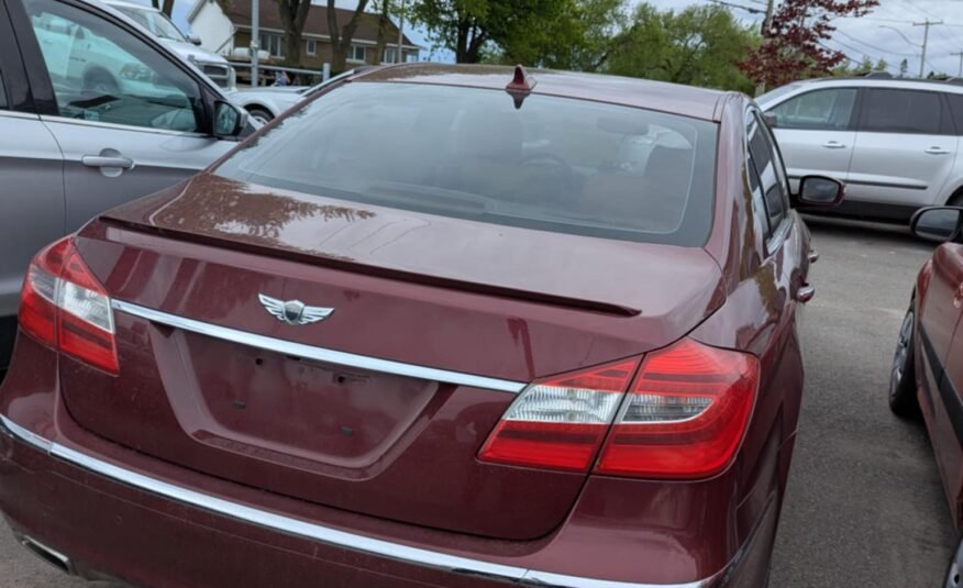 HYUNDAI GENESIS 2013
