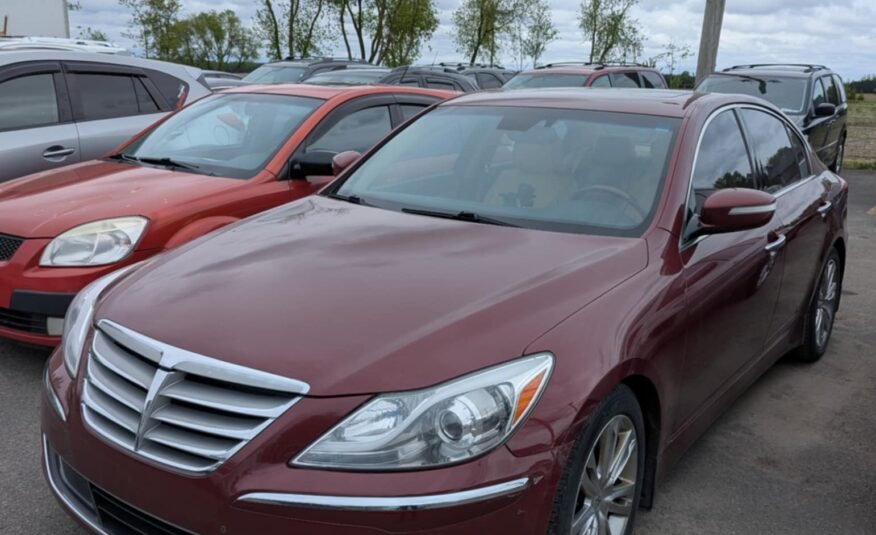 HYUNDAI GENESIS 2013